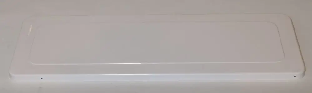 Weißes, flaches Blech, geeignet für die Abdeckung von Geräten oder technischen Installationen, möglicherweise von der Marke Remko.