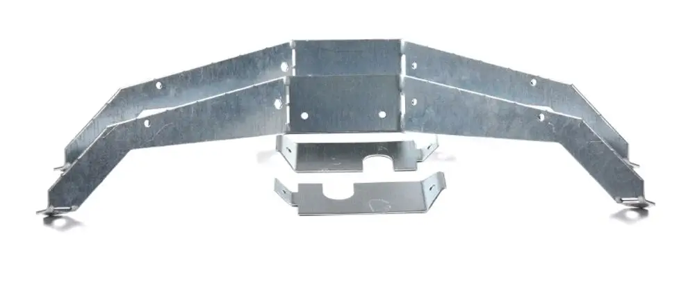 Motorhalterung aus Metall mit mehreren Befestigungselementen, hergestellt von Remko. Die Konstruktion besteht aus einem zentralen Element und zwei seitlichen Halterungen.