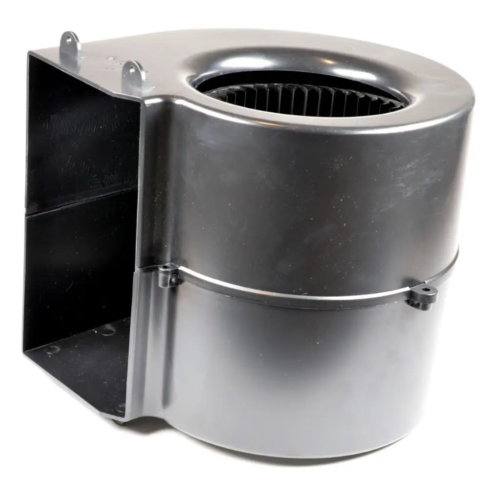 Ventilator von Remko, mit einem runden Gehäuse und seitlicher Anordnung. Das Produkt zeigt eine Öffnung für Luftzufuhr und ein Lüfterrad im Inneren.