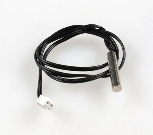 Temperatursensor mit einem Metallfühler und zwei Kabeln zum Anschluss, geeignet für Anwendungen wie Kühlung und Heizung, von der Marke Remko.