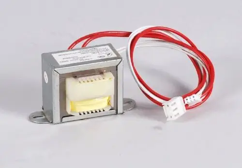 Transformator mit metallischem Gehäuse und zwei Anschlusskabeln in Rot und Weiß, von der Marke Remko. Ideal für elektrische Anwendungen.
