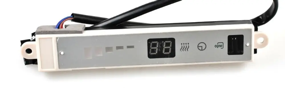 Remko Displayplatine mit digitalen Anzeigen und Steuerungselementen, geeignet für spezifische Anwendungen im Bereich Heizung oder Klimatisierung.