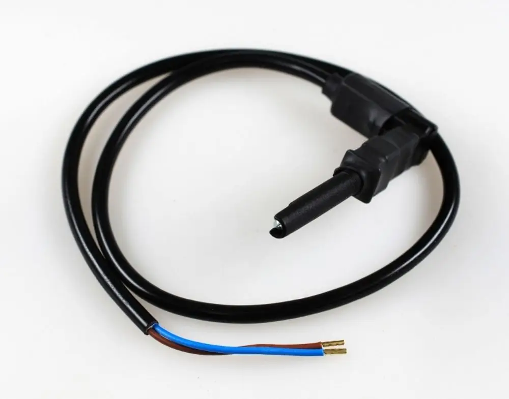 Kabel mit Steckverbindung und zwei Drähten, einer braun und einer blau, zur Verbindung eines Sensors oder einer Fotozelle, möglicherweise von der Marke Remko.