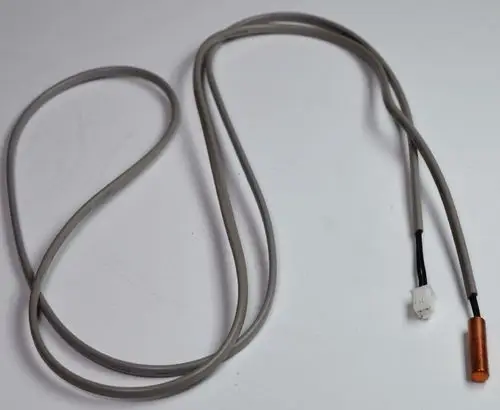 Sensor von Remko mit grauen Leitungen und einem Kupferende. Der Sensorteil ist kleiner und rund, verbunden mit einem weißen Stecker.