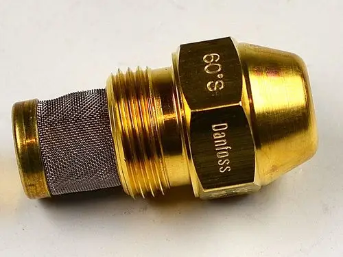 Goldene Öldüse mit einem Sieb, gefertigt von Danfoss, für den Einsatz in Heizungsanlagen. Hersteller ist Remko.