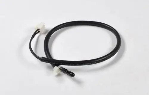 Schwarzes Kabel mit zwei Anschlüssen und einer Aufhängung, typischerweise verwendet für Sensoren, wie den von Remko.