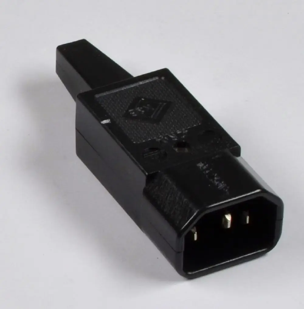 Schwarzer Stecker mit drei Pins, verwendet in Verbindung mit elektrischen Geräten, möglicherweise für eine Kondensatpumpe von Remko.