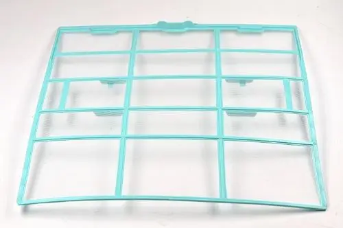 Luftfilter von Remko in rechteckiger Form mit mehreren Netzgitterfeldern, transparentem Design und hellblauer Umrandung, geeignet für Luftfilteranwendungen.