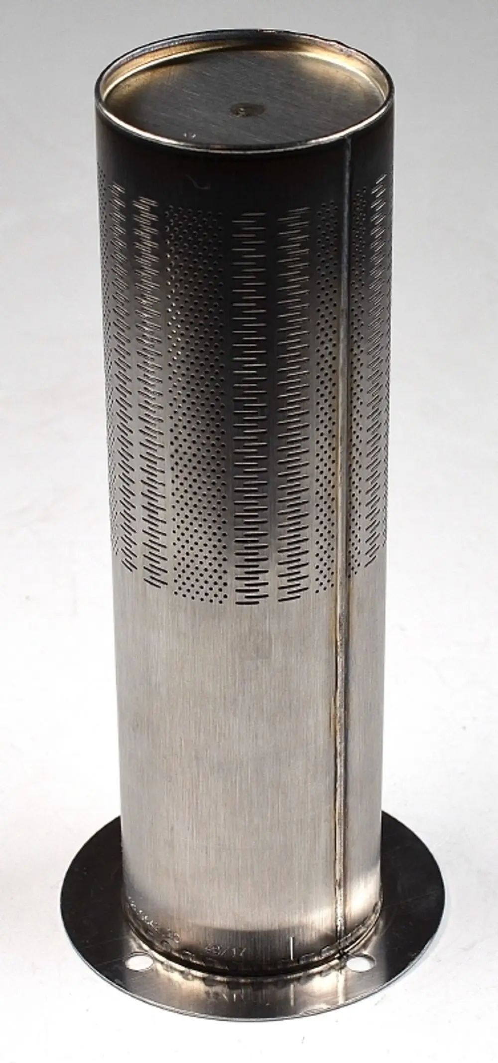 Edelstahl-Gaslanze mit zylindrischer Form und perforierter Oberfläche, hergestellt von Remko. Die untere Basis hat eine flache, runde Platte mit Befestigungslöchern.