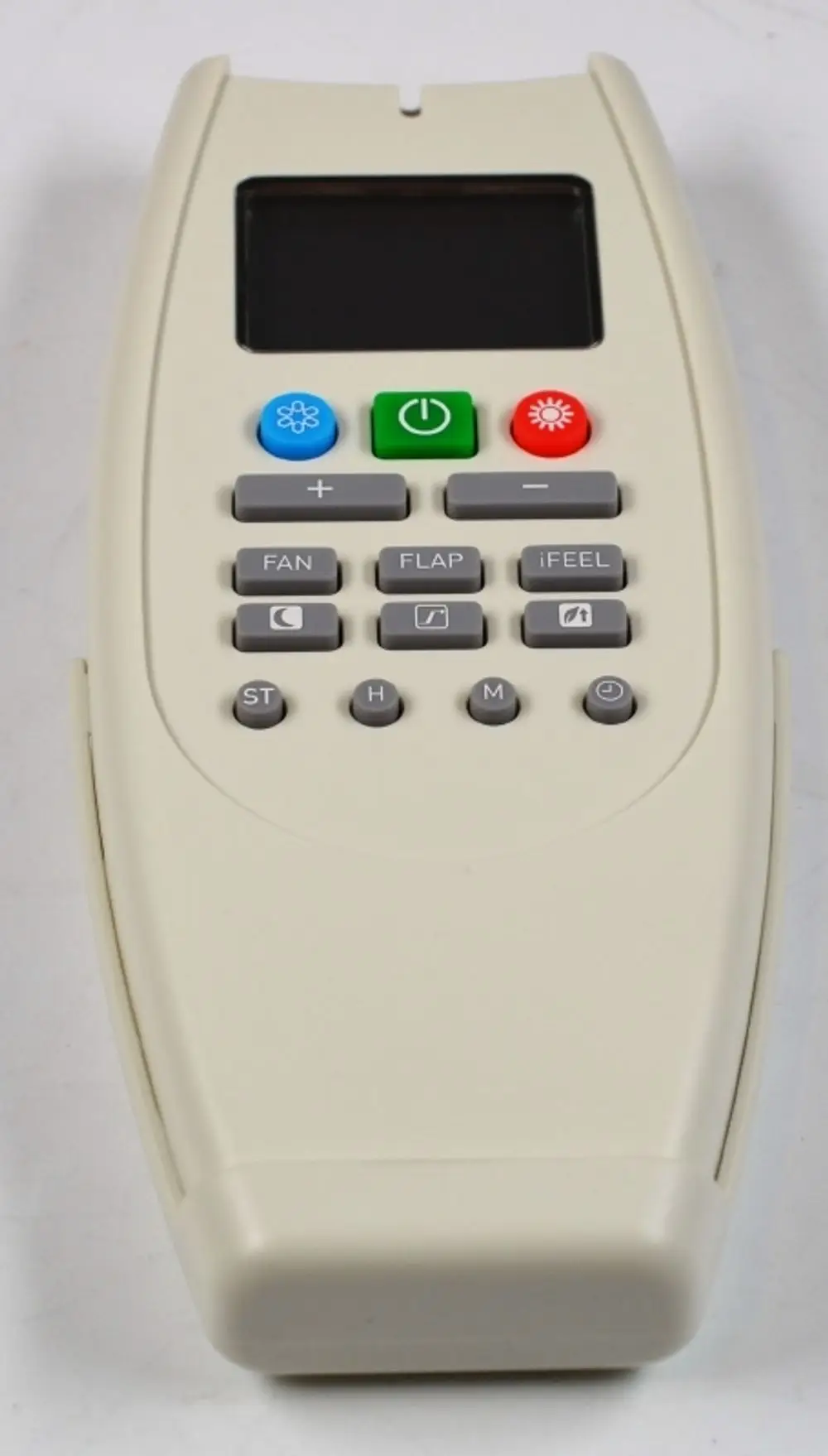 IR-Fernbedienung in hellem Design mit Tasten für verschiedene Funktionen, hergestellt von Remko. Das Display ist oberhalb der Tasten positioniert.