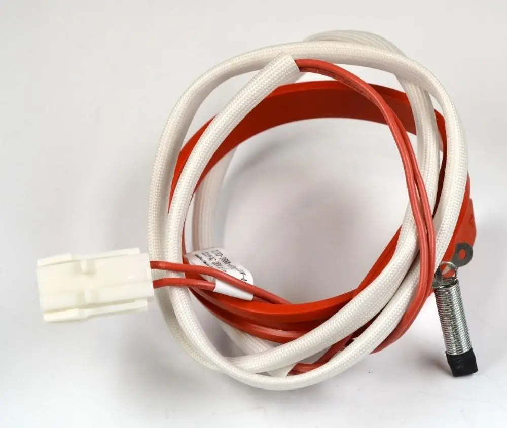 Kurbelwannenheizung von Remko, bestehend aus rotem und weißen Kabel mit Kunststoffstecker und Verbindungselementen. Gerät zum Heizen von Wannen.