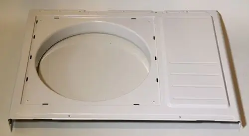 Weißes Vorderblech von Remko mit runder Öffnung in der Mitte und seitlichen vertikalen Rillen, geeignet für spezifische Geräteinstallationen.