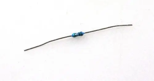 Codierwiderstand mit blauer Markierung, schlankes und einfaches Design. Produkt von Remko, geeignet für elektronische Anwendungen.