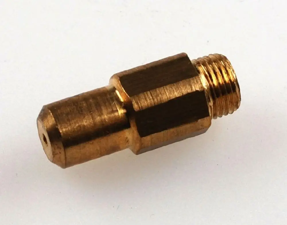 Gasdüse aus Messing mit Gewinde, hergestellt von Remko. Die Düse hat eine runde Spitze und ist in einem neutralen Ton gehalten.
