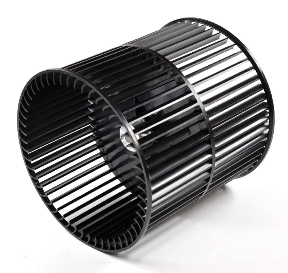 Schwarzes Ventilatorrad mit offen gestaltetem Design, geeignet für verschiedene Anwendungen. Teil eines Systems von Remko zur Luftzirkulation oder -kühlung.