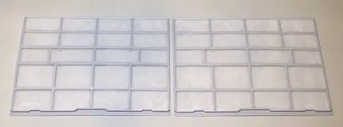 Zwei transparente Filterplatten mit Gitterstruktur, möglicherweise für Luftfilteranwendungen, hergestellt von Remko.