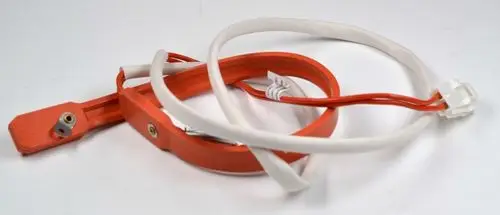 Kurbelwannenheizung in Orange mit Anschlusskabel und Stecker, ideal für den Einsatz in Heizsystemen, hergestellt von Remko.