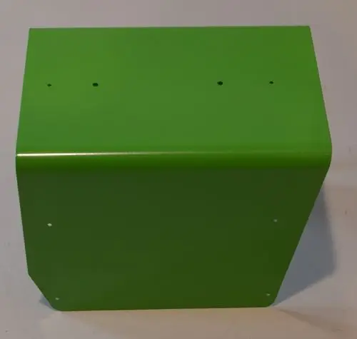 Grüner Metallgehäuse mit zwei Befestigungslöchern an der oberen und seitlichen Fläche, hergestellt von Remko.
