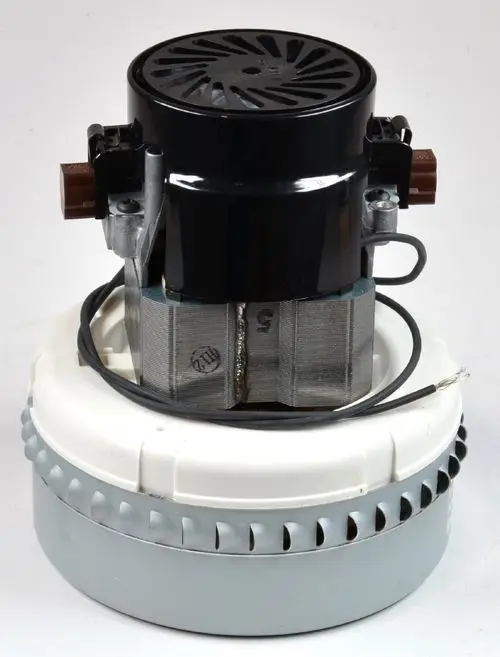 Turbine von Remko mit schwarzem Motoroberteil und grauem Gehäuse, ausgestattet mit Anschlusskabeln.