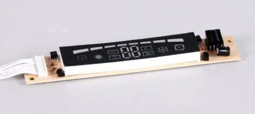Platine mit Display, verwendet für Steuerungs- oder Anzeigezwecke, möglicherweise von der Marke Remko, zeigt digitale Informationen in einem kompakten Format an.