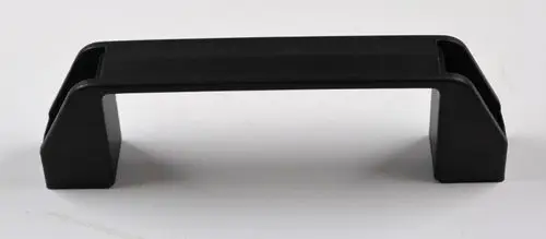 Transportgriff in Schwarz von Remko, mit stabilen Enden und gerader Griffleiste für den Einsatz an unterschiedlichen Oberflächen.