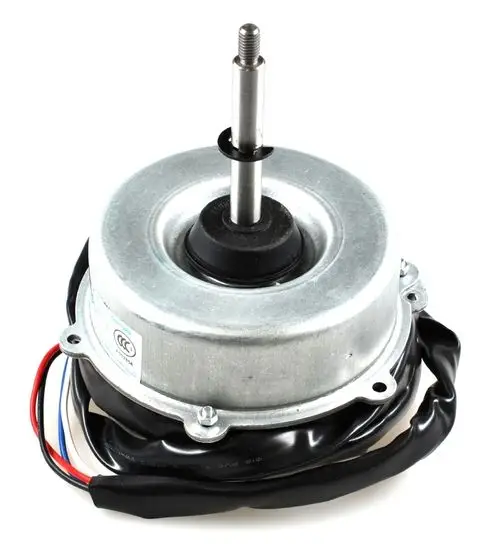 Ventilatormotor mit metallischem Gehäuse und zentralem Wellenstift, umgeben von Kabeln, für Anwendungen in Klimageräten, hergestellt von Remko.
