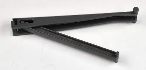 Halterung aus grauem Kunststoff, kompakt und klappbar, vermutlich für eine Geräteblende. Produkt von Remko, dient zur Befestigung in technischen Anwendungen.
