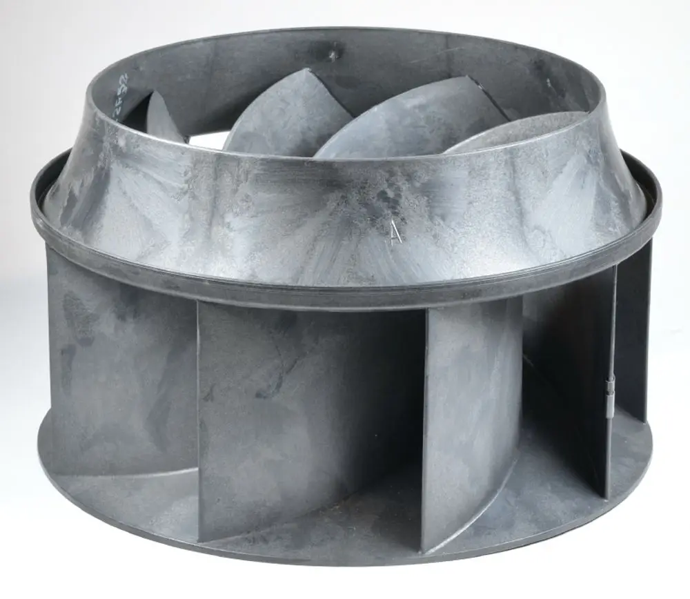 Ventilatorrad in grauem Kunststoffdesign, passend für den Einsatz in Lüftungssystemen, produziert von Remko.