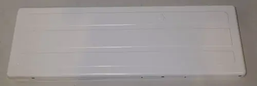 Weißes, rechteckiges Blech von Remko, flach und schlicht gestaltet, ohne erkennbare Markierungen oder zusätzliche Details.