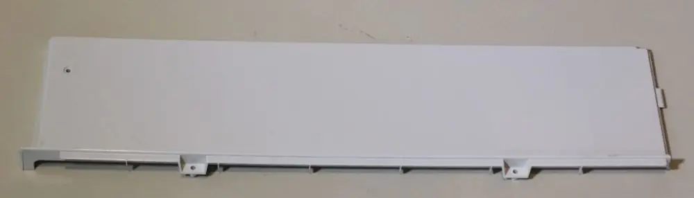 Weißes Seitenteil aus Kunststoff, passend für die Marke Remko, mit Befestigungselementen und einer glatten Oberfläche, auf einem hellen Untergrund abgebildet.
