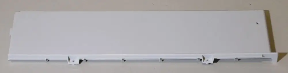 Rechte Seitenverkleidung aus weißem Kunststoff, passend für Remko-Geräte, ohne erkennbare Beschriftungen oder Maße.