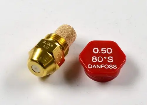 Öldüse mit goldfarbener Metalloberfläche und Filter, daneben rote Kappe mit schwarzem Schriftzug, hergestellt von Remko.