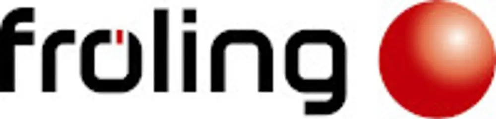 Fröling Pelletsilo in runder Form mit roter Kugel, geeignet für die Lagerung von Pellets. Das Design ermöglicht eine platzsparende Anordnung.