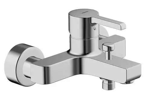Wannenbatterie von HANSA mit einem schlichten, modernen Design, bestehend aus einem Wandanschluss und einem Hebel für die Wasserregelung.