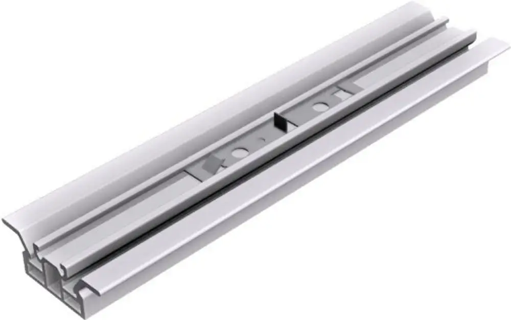 Verbinder aus metallic-weißer Schiene von Schletter, mit zwei parallelen Schienen und mittigem Anschluss. Geeignet zur Verbindung von Systemkomponenten.