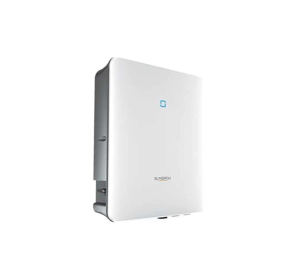 Weißer Hybrid-Wechselrichter von Sungrow mit einer flachen, rechteckigen Form und einem schlichten Design, montiert an einer Wand.