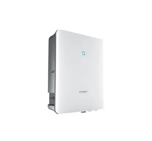 Weißer Hybrid-Wechselrichter von Sungrow mit einer flachen, rechteckigen Form und einem schlichten Design, montiert an einer Wand.