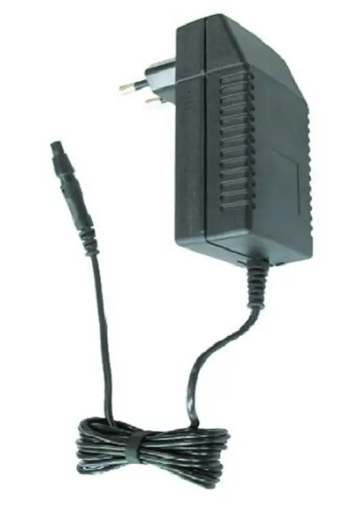 Schwarzes Netzteil mit Stecker und Kabel. Anschlusskabel hat einen Rundstecker. Entwickelt für die Verwendung mit Geräten von Fronius.