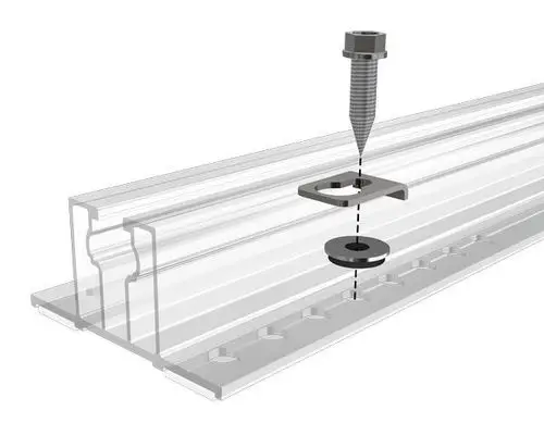 Ersatzteil von SL Rack, bestehend aus einer Schraube und einer Metallplatte, die für die Montage auf einem Aluminiumprofil vorgesehen ist.