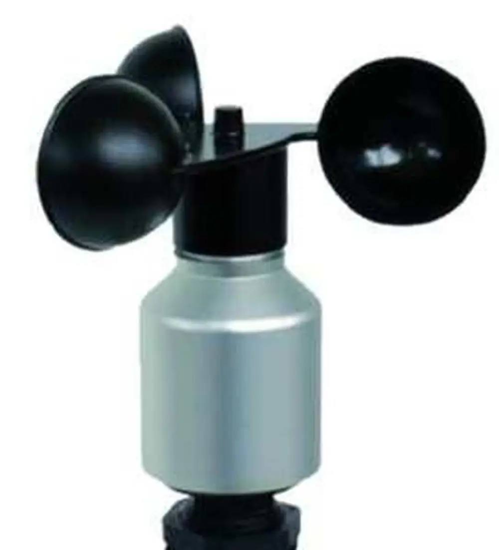 Windsensor mit zwei Halbkugeln und einem zylindrischen Gehäuse, zur Messung von Windgeschwindigkeit. Produkt von SolarEdge, Anschluss für analoge Signale.