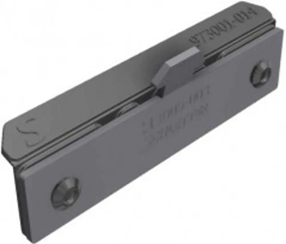 Metallischer Halter mit zwei Schraubenlöchern, gefertigt von Schletter. Die Oberseite ist flach und trägt eine kurze Einbuchtung in der Mitte.