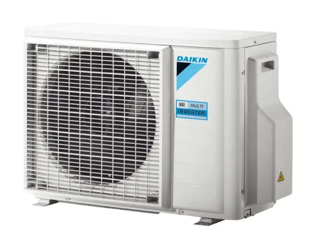 Außengerät von Daikin mit größerem Lüfter und Luftauslass, geeignet für die Installation von Multisplit-Wärmepumpensystemen, gestaltet für den außenliegenden Betrieb.