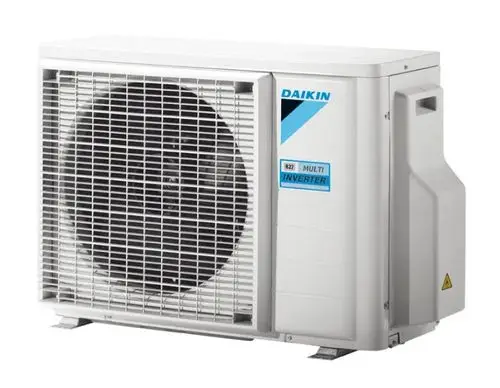 Außengerät von Daikin mit größerem Lüfter und Luftauslass, geeignet für die Installation von Multisplit-Wärmepumpensystemen, gestaltet für den außenliegenden Betrieb.