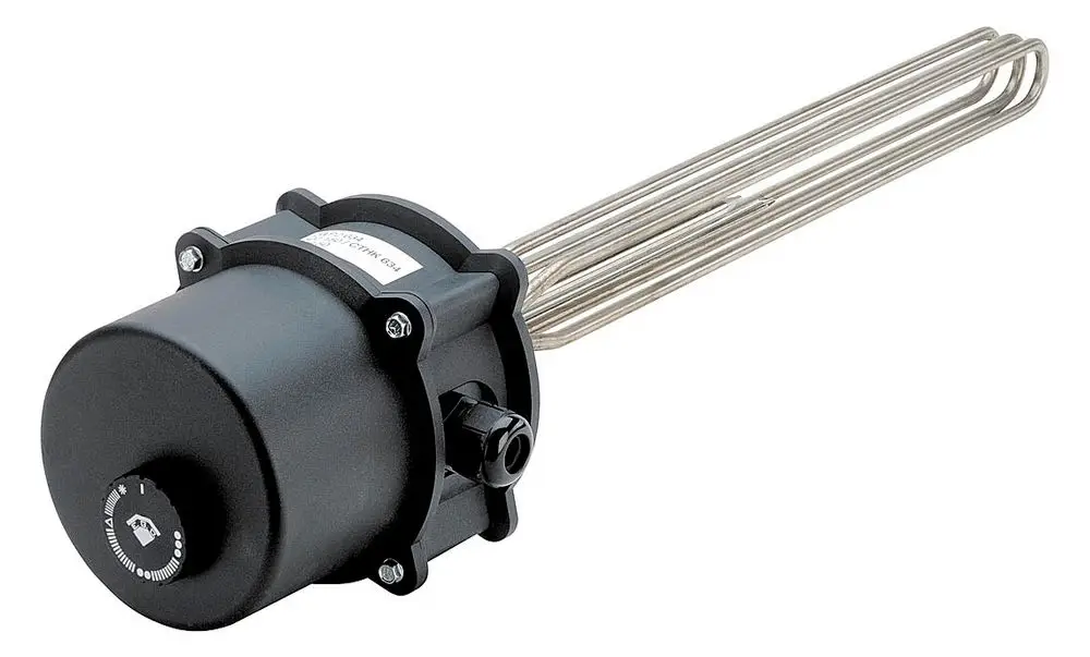 Tauchheizkörper mit einem schwarzen Gehäuse und einem mehrere Leiterelemente. An einer Seite befindet sich eine Stellschraube. Produkt von Dimplex zur Verwendung in Wassersystemen.