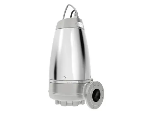 Tauchmotorpumpe mit roter und silberner Gehäusefarbe von Grundfos, mit einem Anschlussflansch und einem integrierten Stromkabel für die Anwendung in Abwasser.