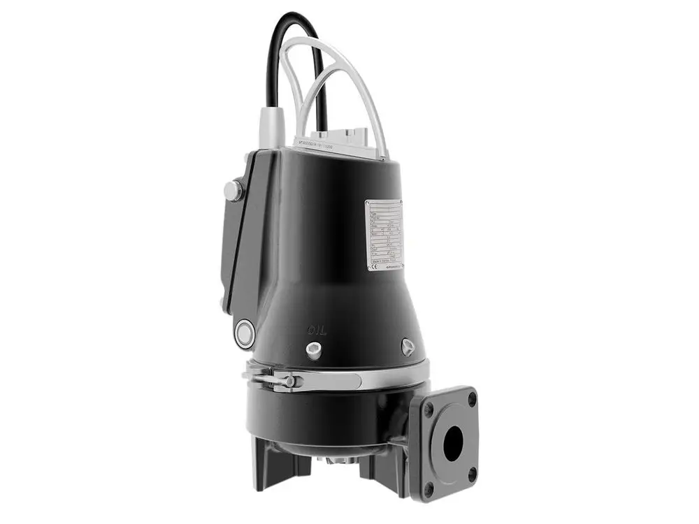Tauchmotorpumpe in schwarzer Ausführung von Grundfos. Die Pumpe hat Anschlussleitungen und ein sichtbar angebrachtes Typenschild zur Identifikation der technischen Daten.