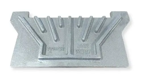 Metallisches Einlegerost mit Rillenstruktur, geeignet für Fröling S4 Kessel. Zeigt keine spezifischen Maße oder weitere Bezeichnungen.