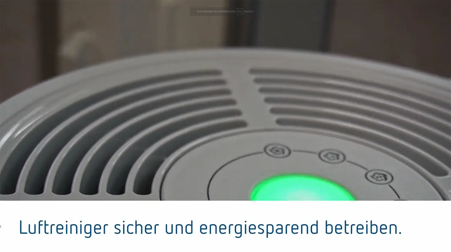 Luftreiniger mit grüner Anzeige und Bedienelementen, betrieben von Theben, zur sicheren und energiesparenden Nutzung.