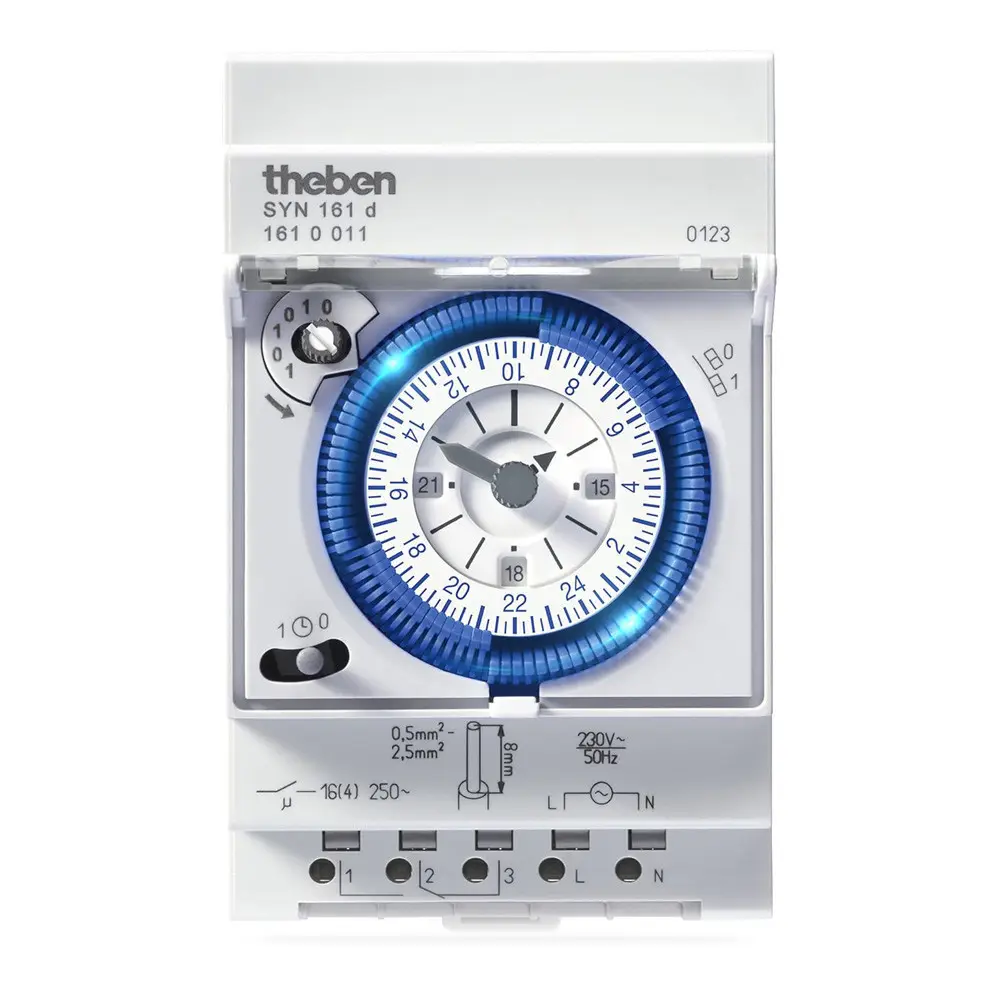 Analoge Zeitschaltuhr von Theben mit DIN-Schienenmontage. Das Gerät zeigt eine runde Zeitanzeige und ist für die Steuerung von elektrischen Geräten konzipiert.