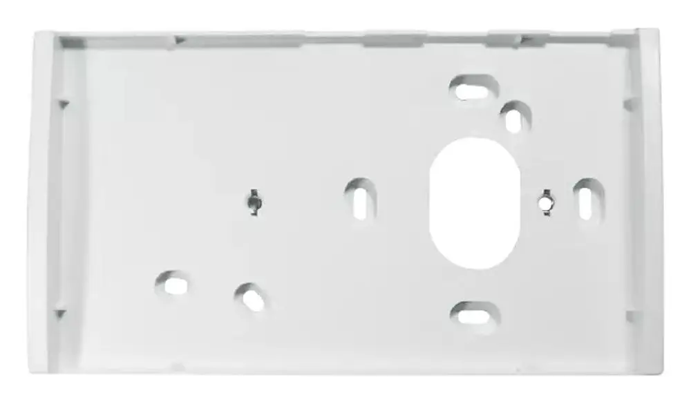 Weißer Adapter von Theben mit mehreren Montageöffnungen und einem zentralen Ausschnitt. Geeignet für die Anbringung an Wänden oder Untergründen.